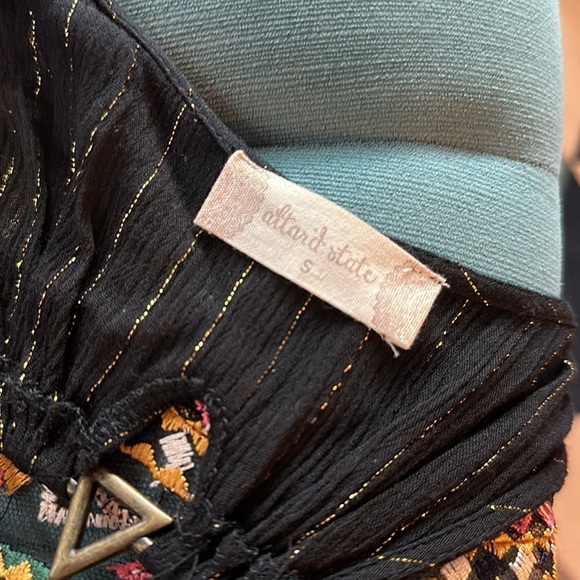 Embroidered tassels top - Picture 10 of 10